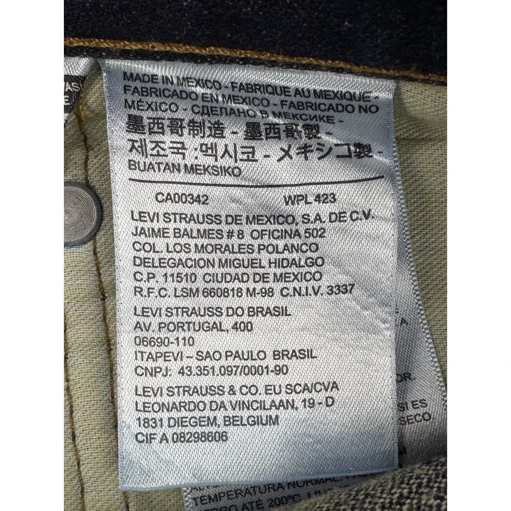 Levis levis 569